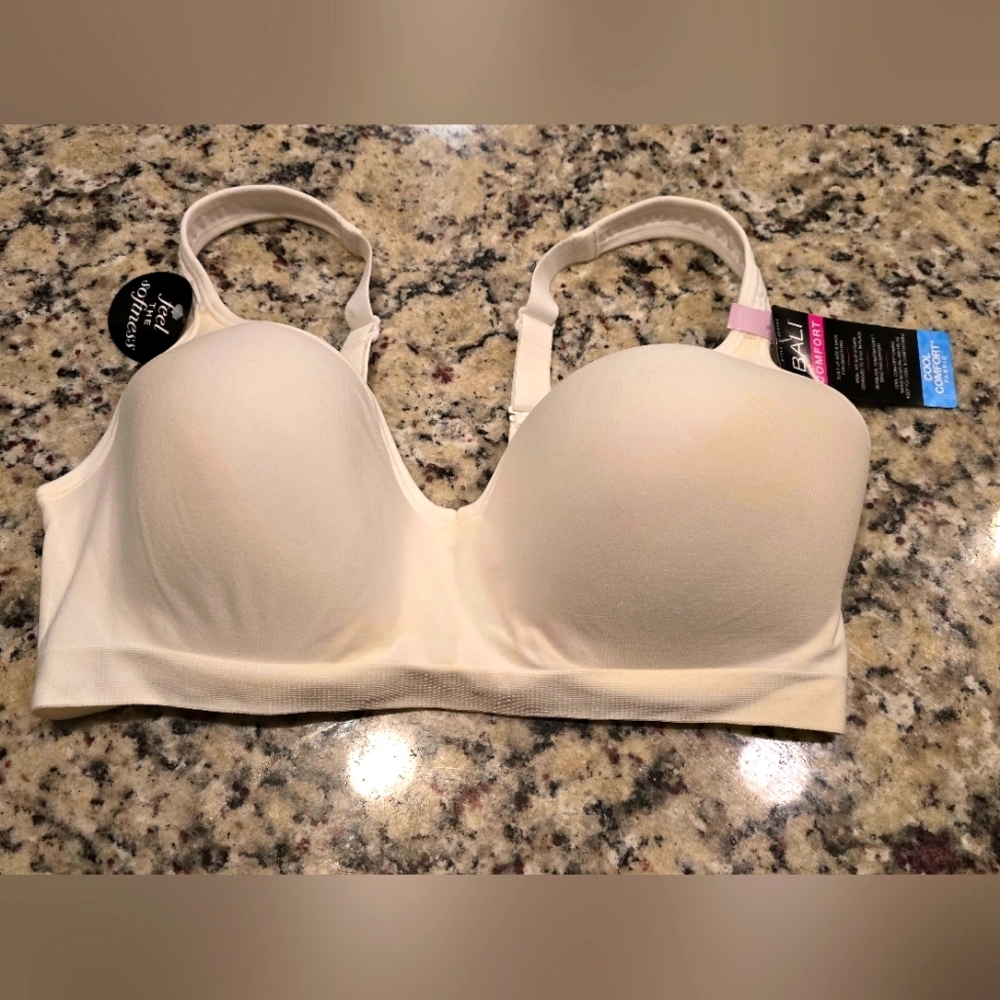 Bali Cool Comfort Wireless Bra 40D Beige Nude Full Coverage NWT